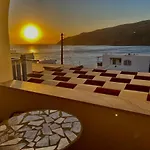 Hotel Pelagos 2*