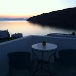 Pelagos Hotel 2*